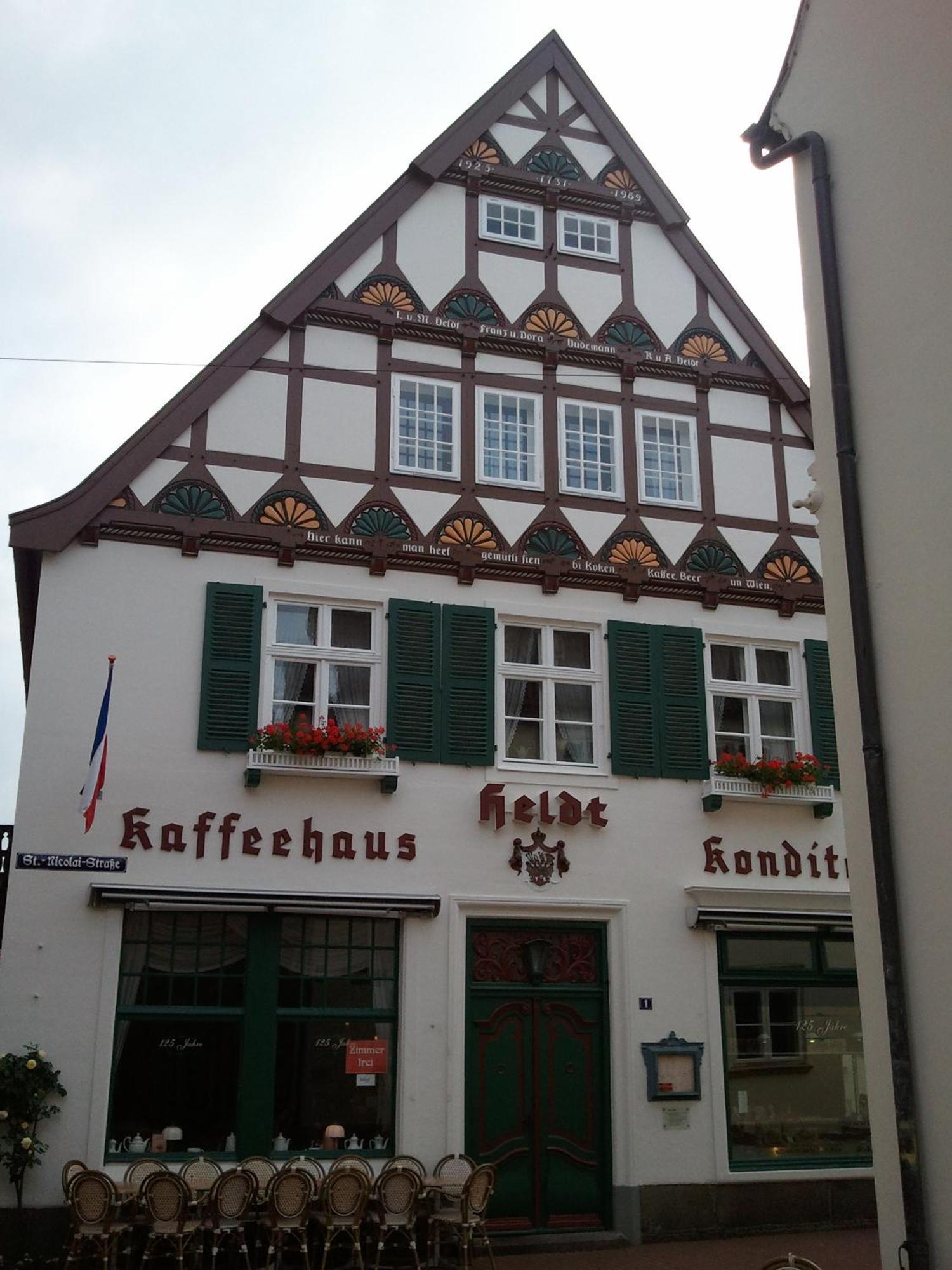 Apartments Im Kaffeehaus Heldt Эккернфёрде Экстерьер фото